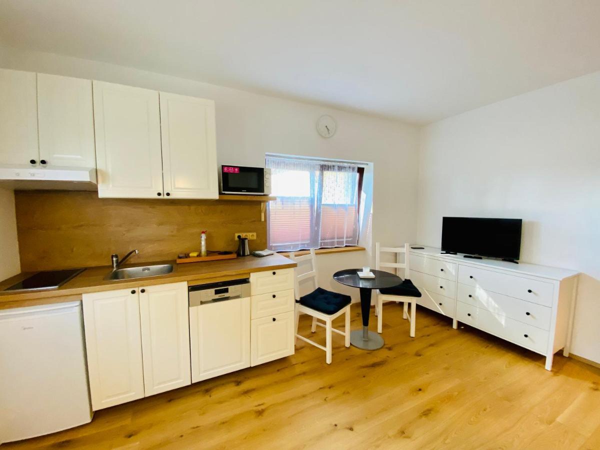 Apartmany Kadlecu โวลารี ภายนอก รูปภาพ