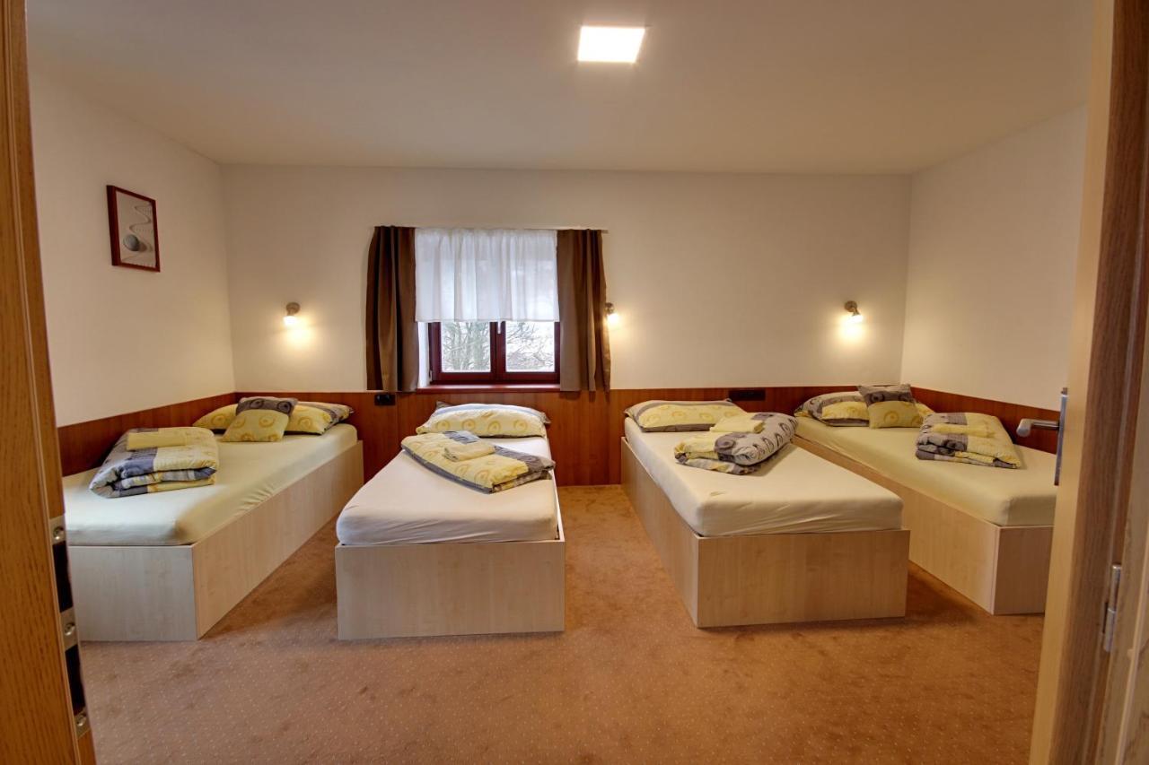 Apartmany Kadlecu โวลารี ภายนอก รูปภาพ